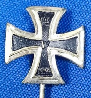 9 - DISTINTIVO GOLA CRUZ DE FERRO